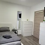 Monteurwohnng Fuer 6 Personen In Bei Hamburg 아파트